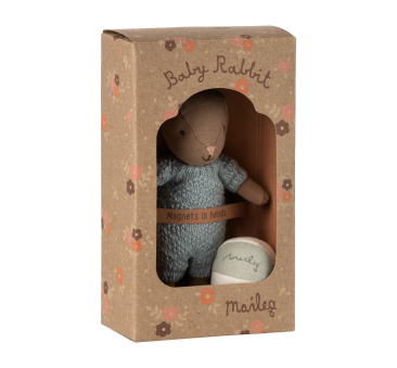 Zestaw - Króliczek Dzidziuś w Niebieskim Pajacyku z Piłką - Rozmiar Micro - Maileg