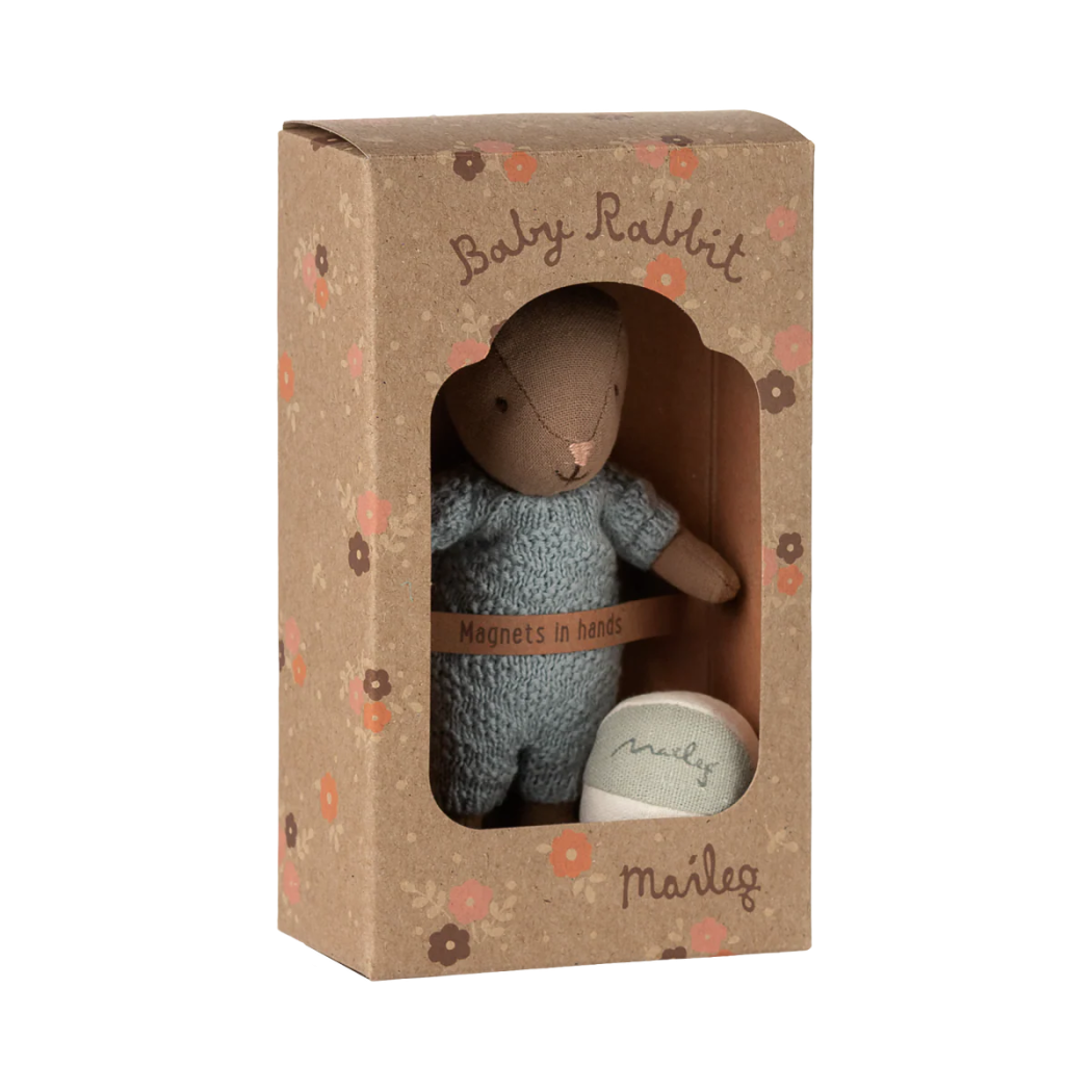 Zestaw - Króliczek Dzidziuś w Niebieskim Pajacyku z Piłką - Rozmiar Micro - Maileg