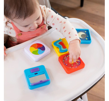 3 Sensoryczne Kwadraty - PlayTab Sensoryczne Kwadraty - Zestaw nr 3 ze Zgarniaczem Kuleczek do Tablicy - Fat Brain Toys