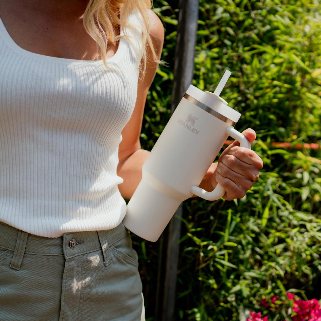 Camel 1.18L - Quencher H2.0 FlowState Tumbler - Kubek Termiczny - Stanley