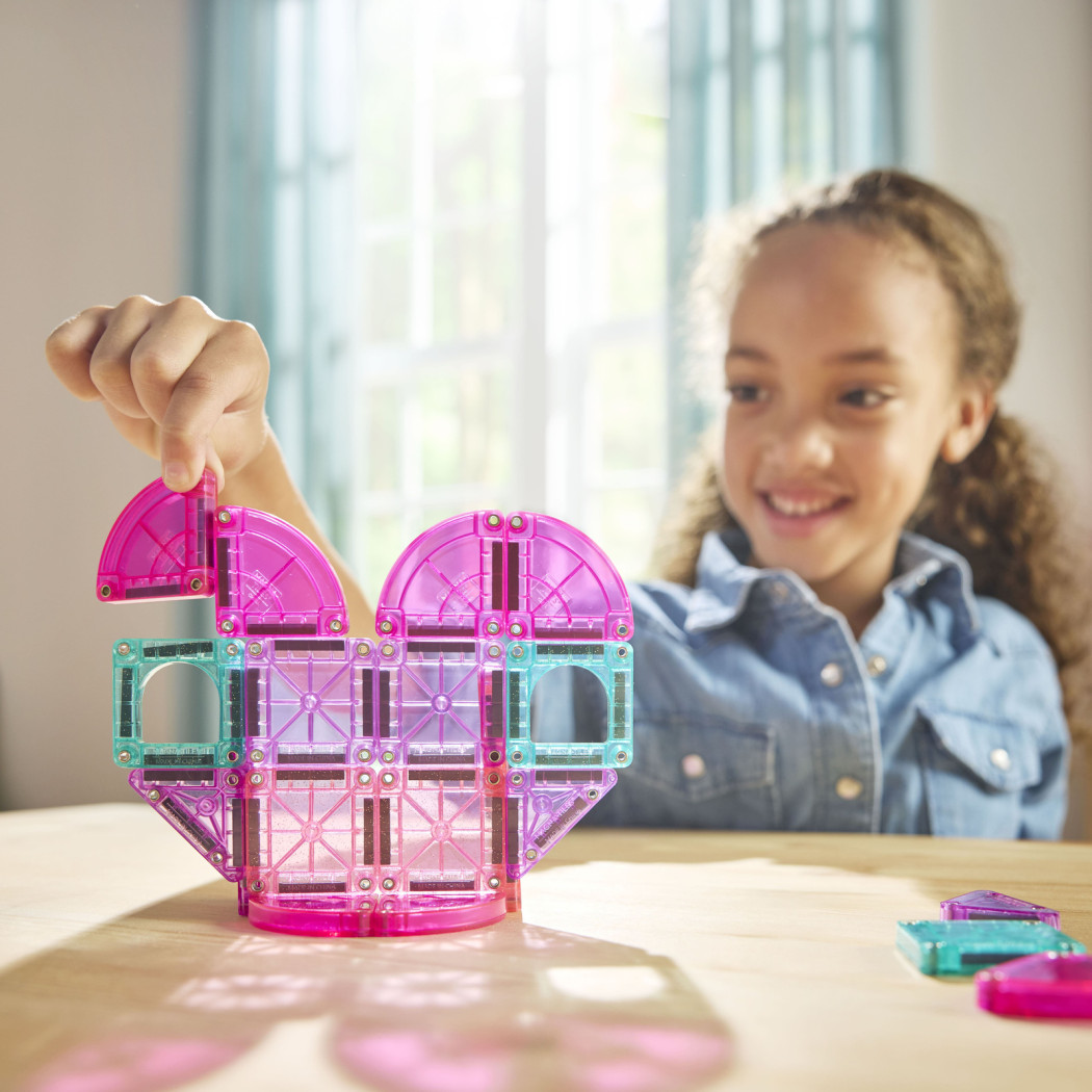 Heart to Heart - Podróżne Klocki Magnetyczne 26 elementów w Metalowym Pudełku - Travel Set - Magna-Tiles