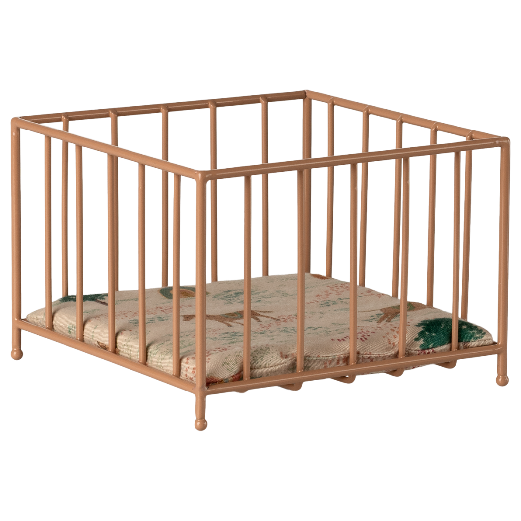 Łóżeczko Niemowlęce Pudrowy Róż - Kojec z Materacykiem dla Myszek - rozmiar Micro (Większy) - do Domku - Maileg