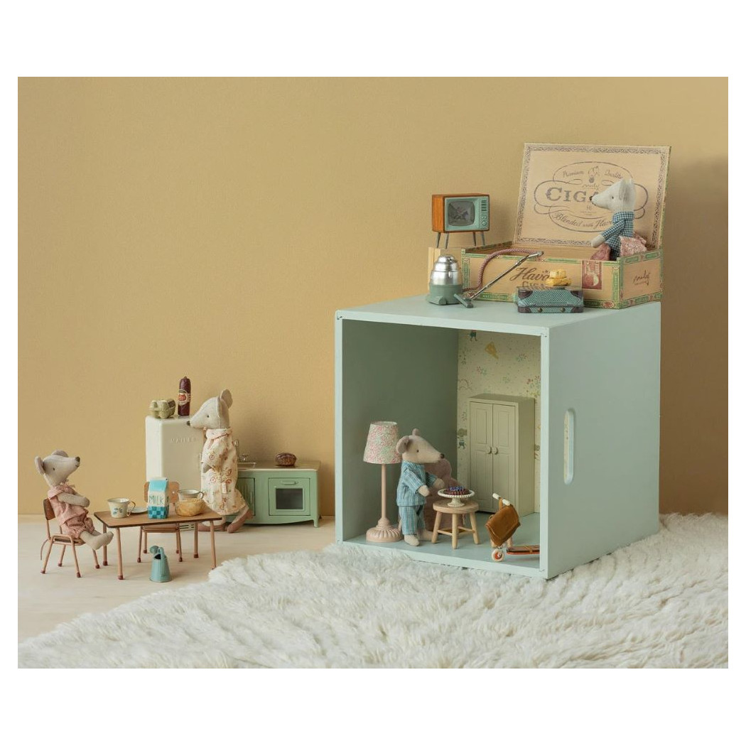 Myszka w Piżamce i Pudełku od Zapałek z Posłaniem - Starsza Siostra - Magnetyczne Łapki - Maileg