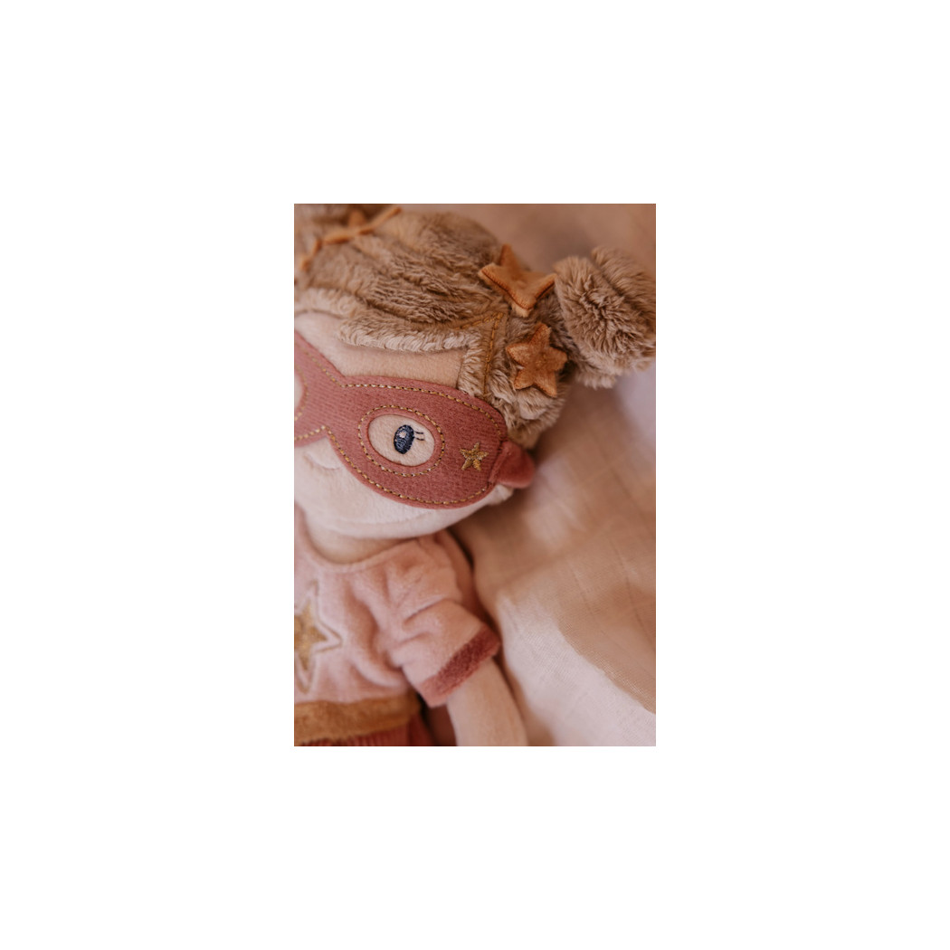 Superbohaterka Rosa - Dziewczynka w Kostiumie Heroski - Miękka Pluszowa Lalka Przytulanka 35 cm - Little Dutch