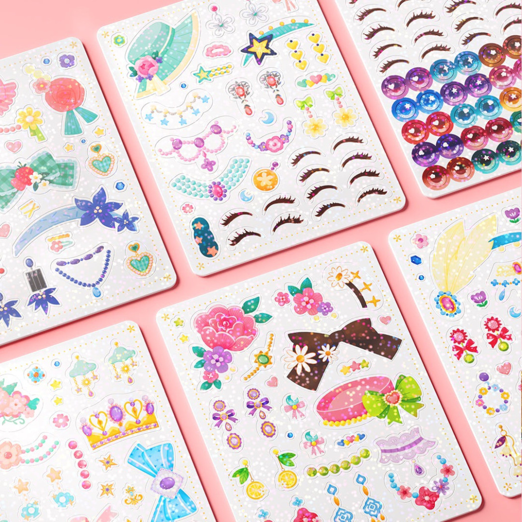 Pokaz Mody Księżniczek - Zestaw Kreatywny 3w1 - Wydrapywanki Naklejki Makijaż - Mideer