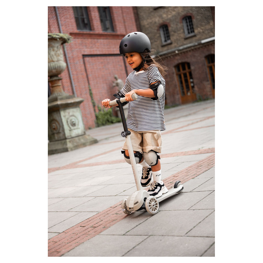 Ash 3S LED - Highwaykick3 - Regulowana Hulajnoga 3-7 lat - Świecące Skrętne Kółka - Scootandride