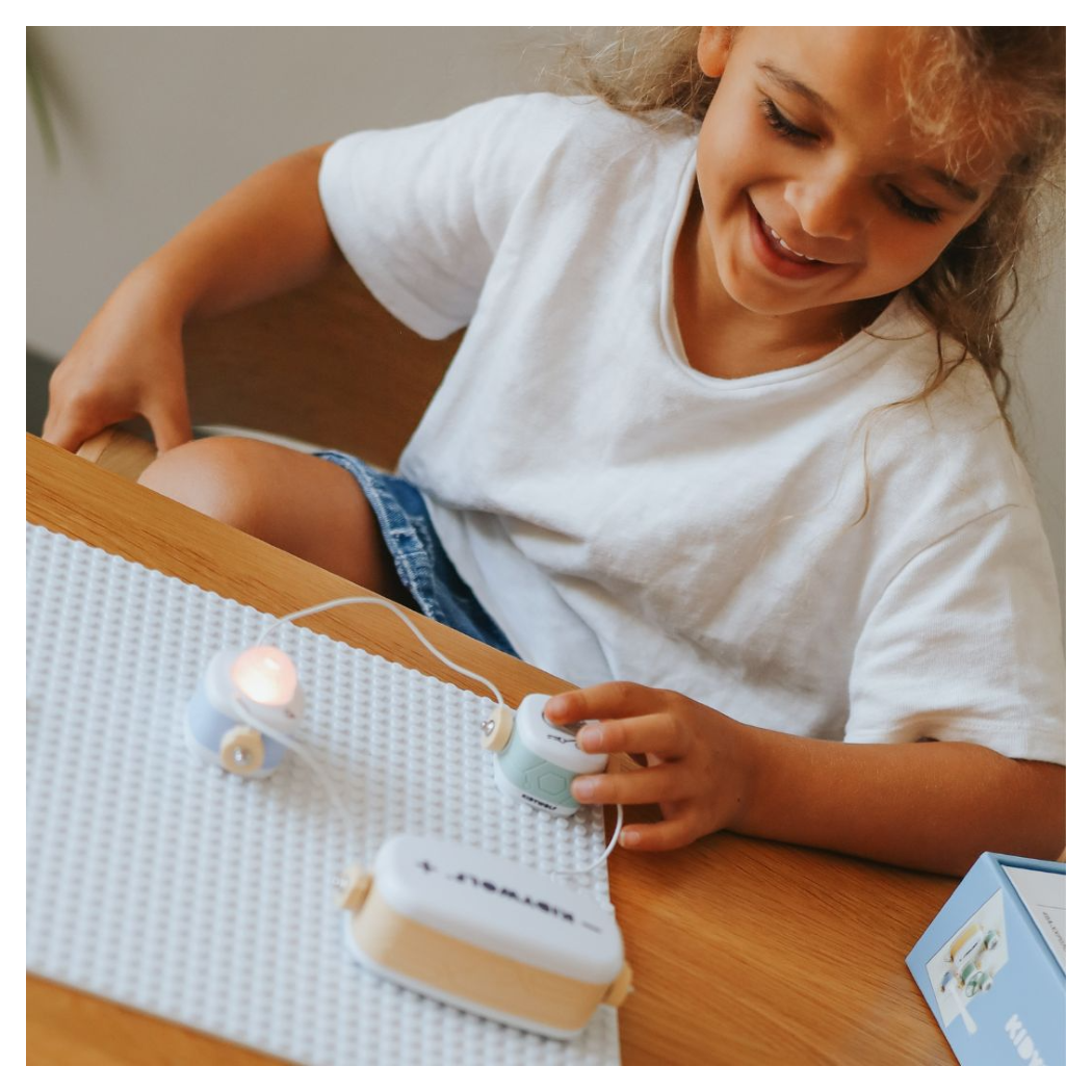 KIDYELEC Starter - Mały Elektryk Zestaw Konstrukcyjny Elektryczność - KIDYWOLF