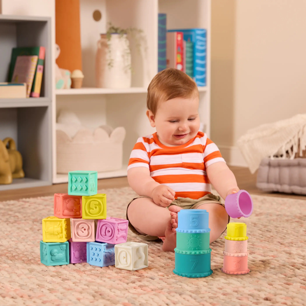 Miękkie Klocki i Kubeczki - Bezpieczne dla Niemowląt - Zestaw Sensoryczny Nakładanie - BTOYS