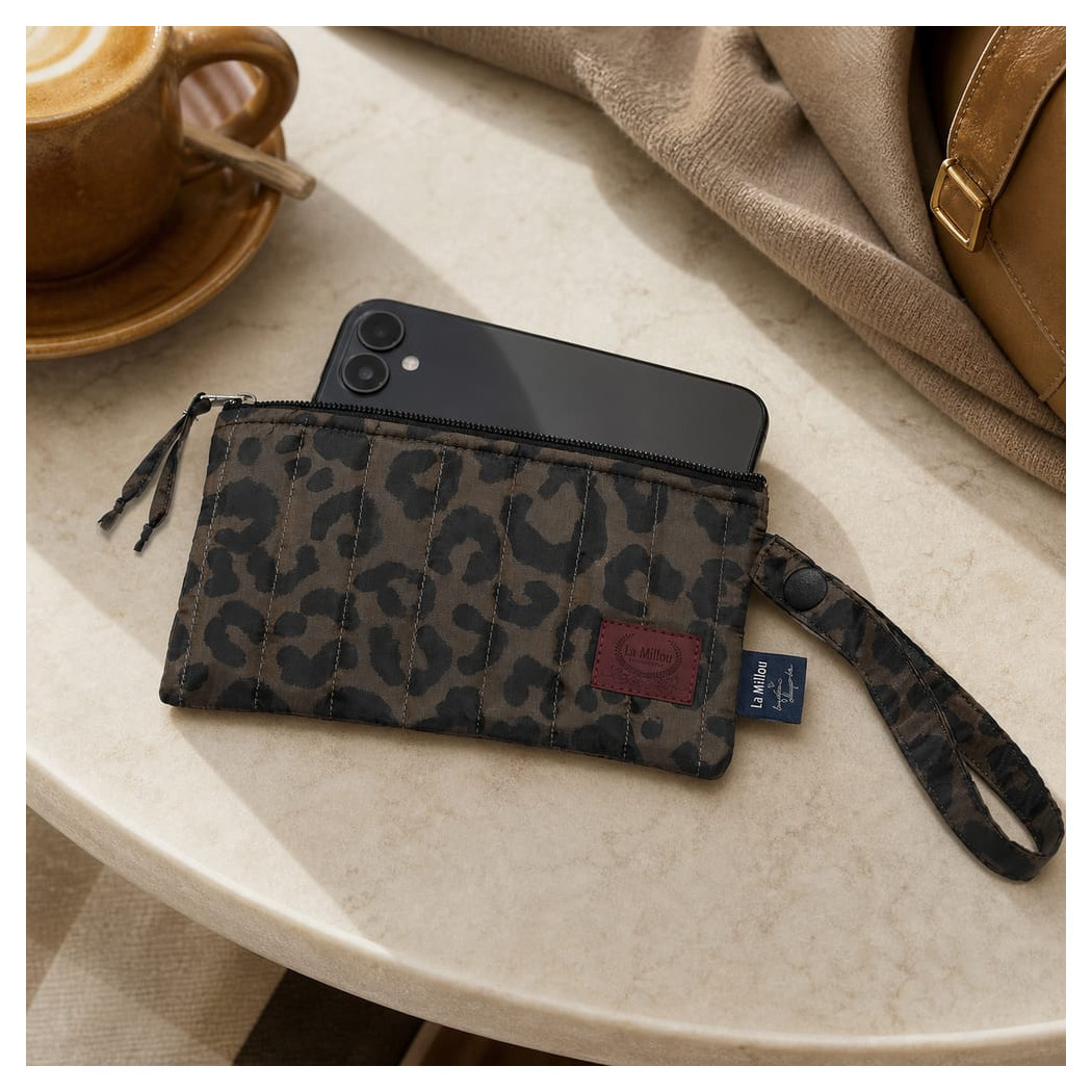 Saszetka Leopard Choco Etui na Telefon - Pikowana Ortalionowa by Magdalena Lamparska - La Millou