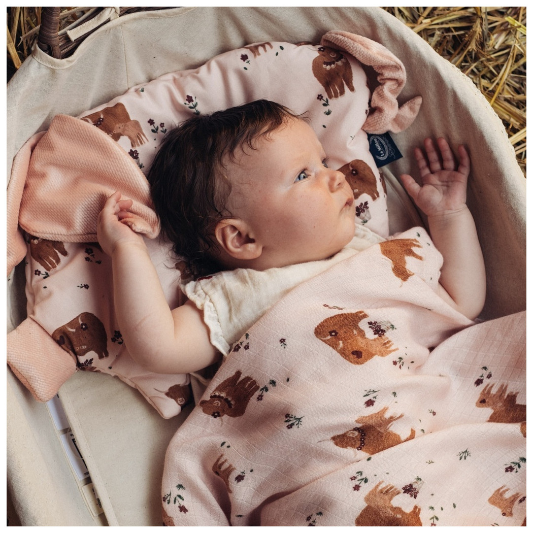 Podusia Sleepy Pig - Moo Meadow - Powder Pink - Pierwsza Poduszka - La Millou