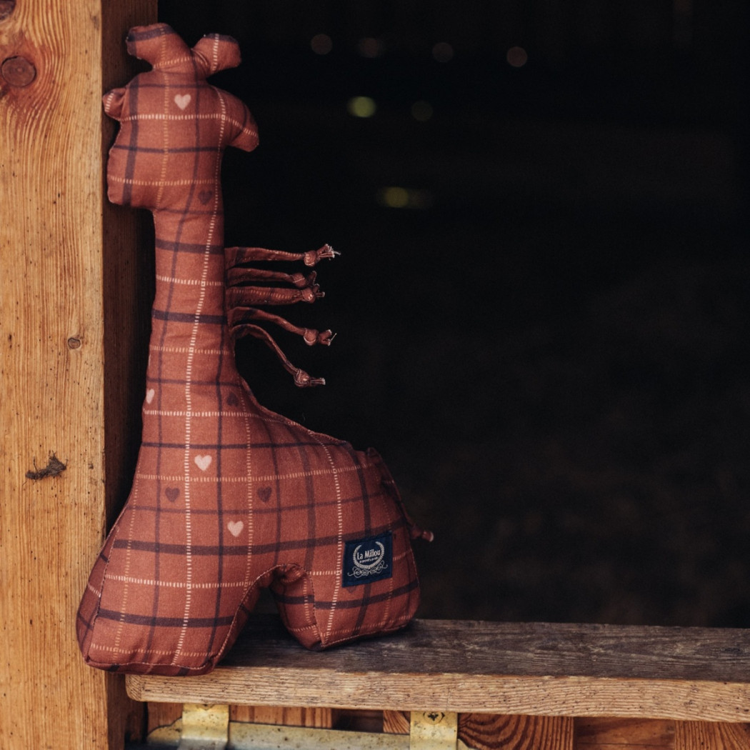 Bawełniana Grzechotka Żyrafka - Moo Meadow Plaid - Sensoryczna Ciumkadełko - La Millou