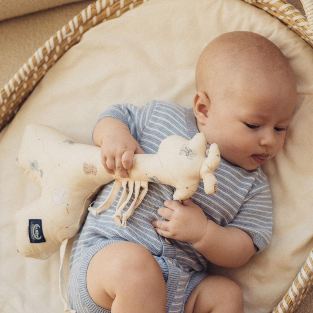 Bawełniana Grzechotka Żyrafka - Bebe Mignon Vanilla - Sensoryczna Ciumkadełko - La Millou
